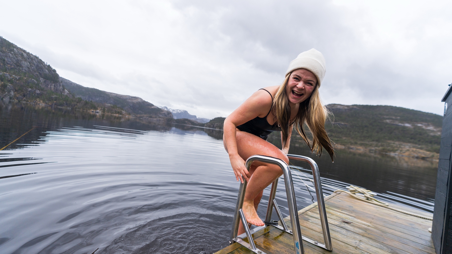 web Norway Ice bathing in Fjord Norway Fredrik Ahlsen Visitnorway.com