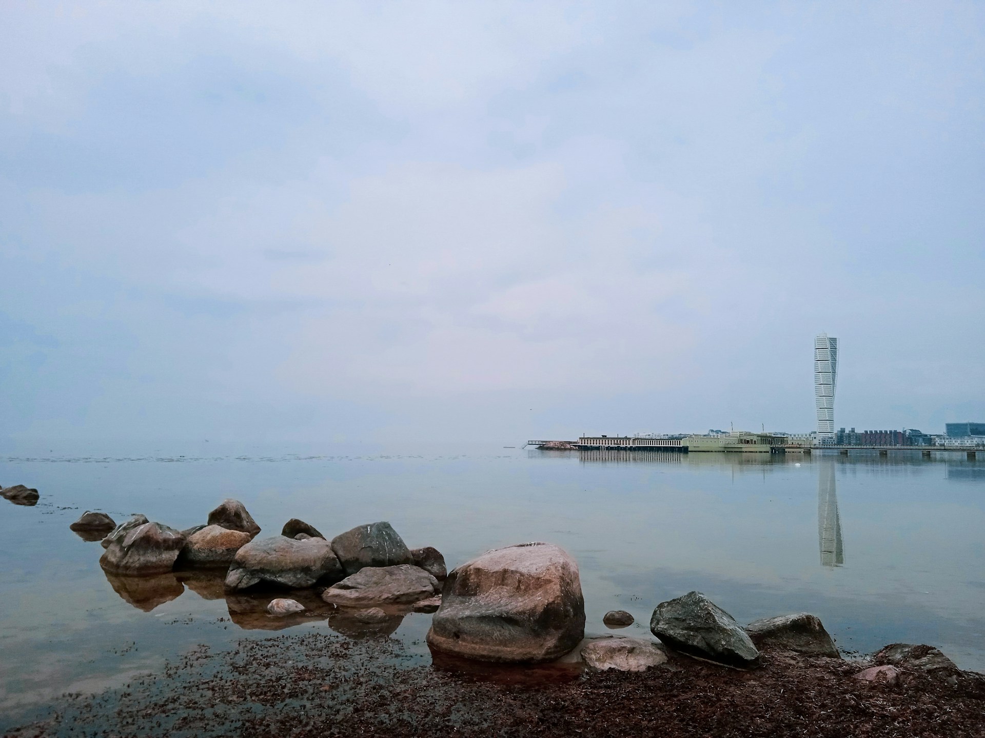 Sweden-Malmö-turning-torso-oleksandr-4aq37NUNcng-unsplash