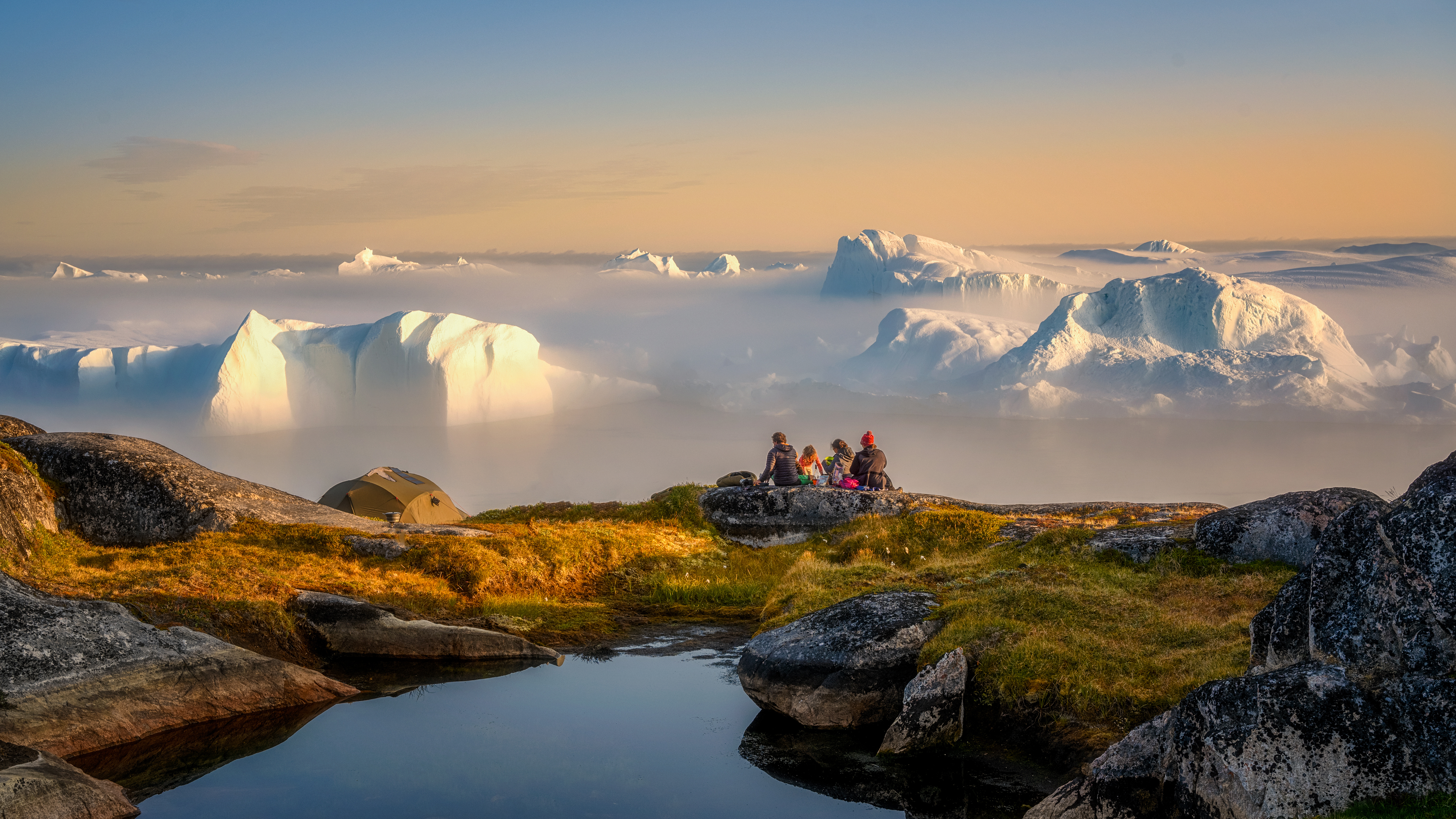 shutterstock habera - Greenland wilderness family
