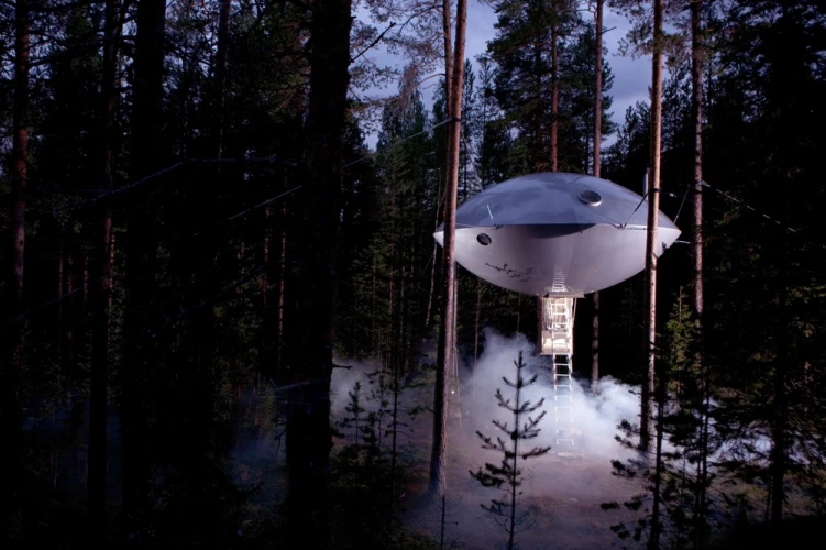 UFO, Credit: Peter Lundstrom, WDO