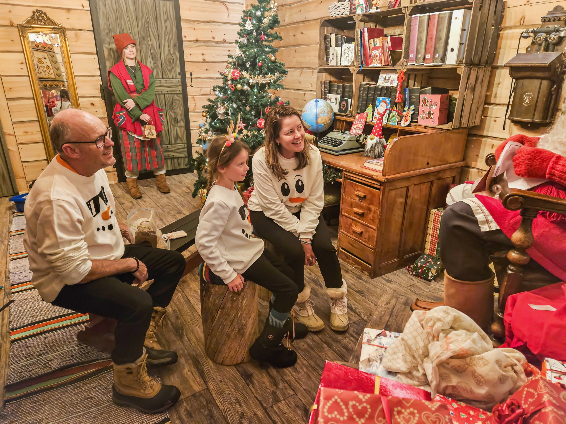 Santa in Lapland family meeting Santa 20241224