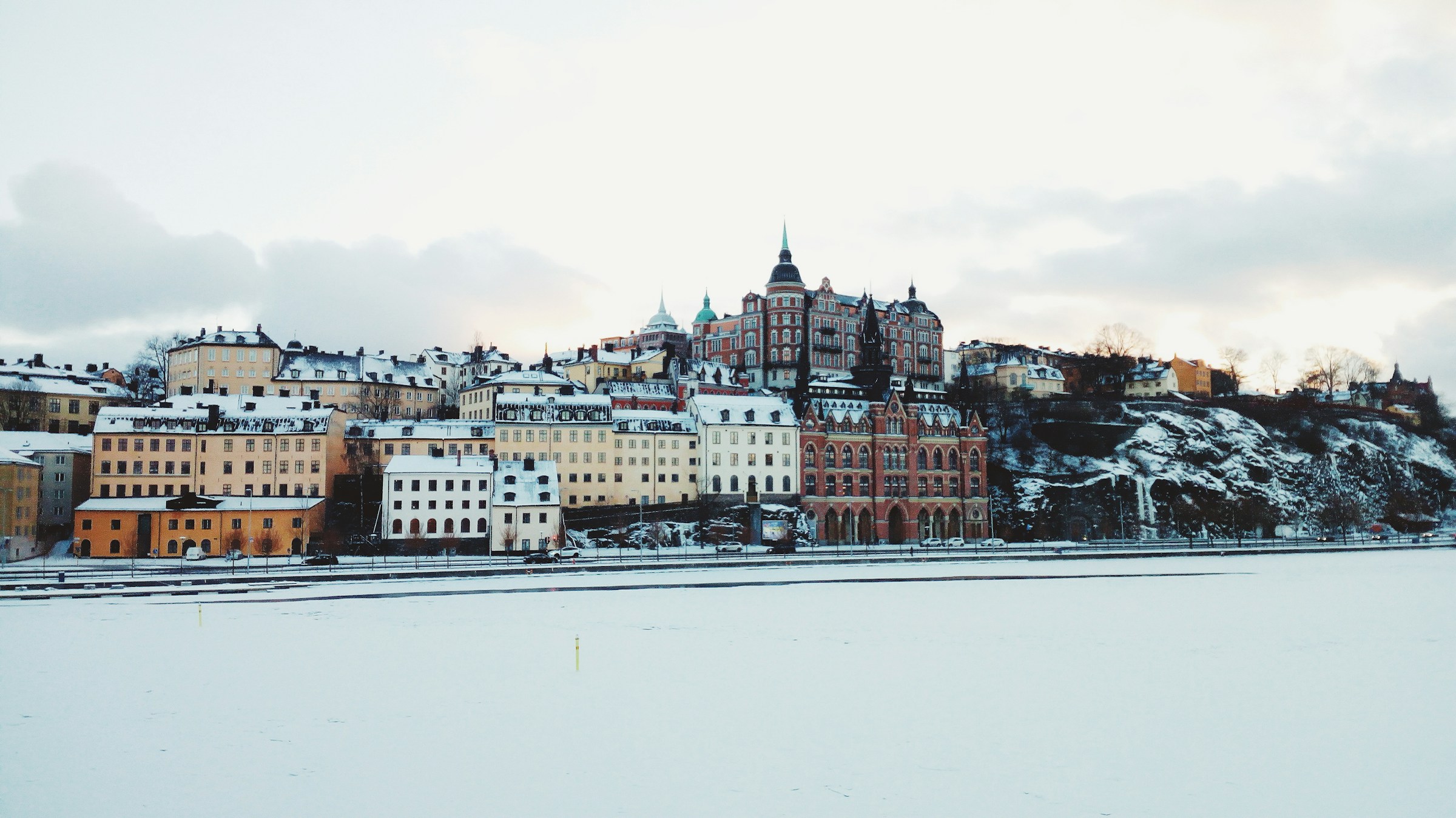 Sweden-stockholm-Södermalm-winter-enza-brunero-RcHzLhN66Oo-unsplash