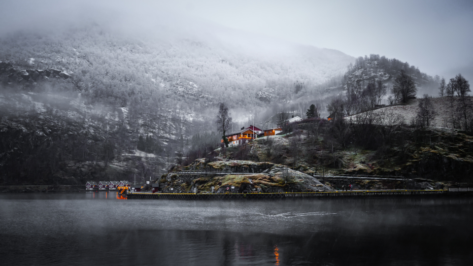 Website - grey Flam Norway - Nov - Lari Laasjarvi