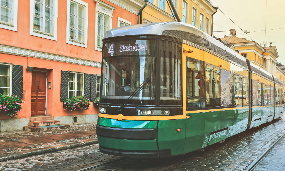 09-Helsinki-tram-public-transportation2