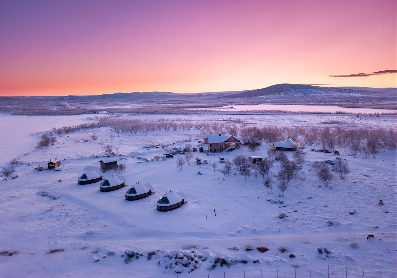 Arctic Land Adventures