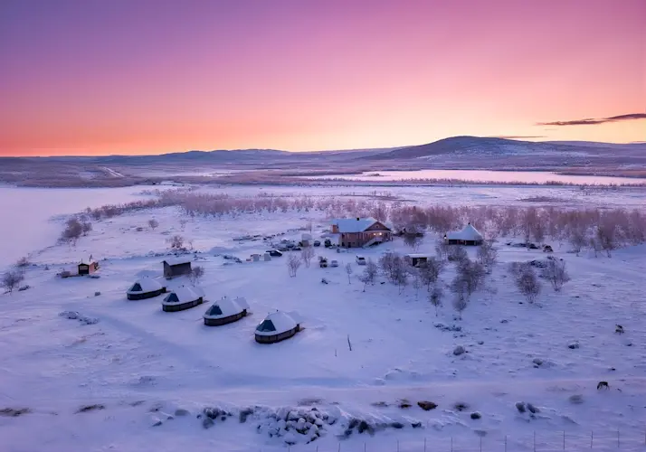 Arctic Land Adventures