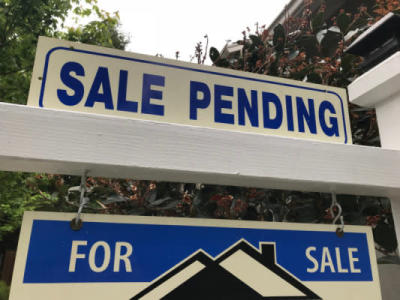 Sale Pending Sign