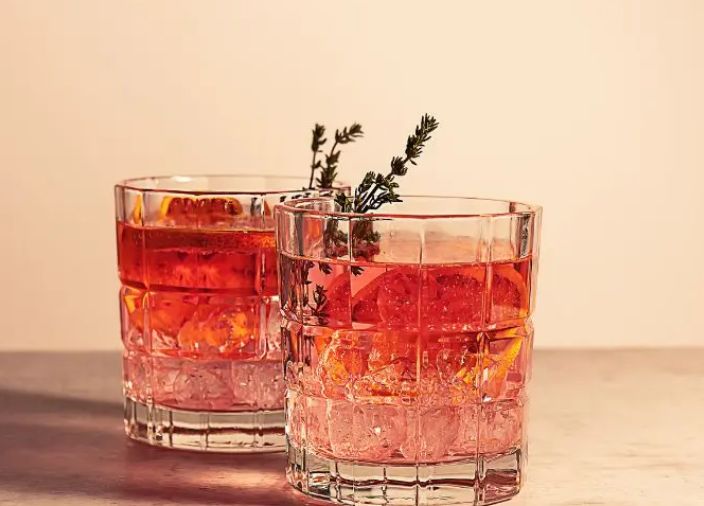 Dos cócteles Negroni