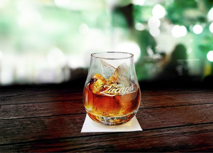Coquetel Zacapa em um copo tulipa