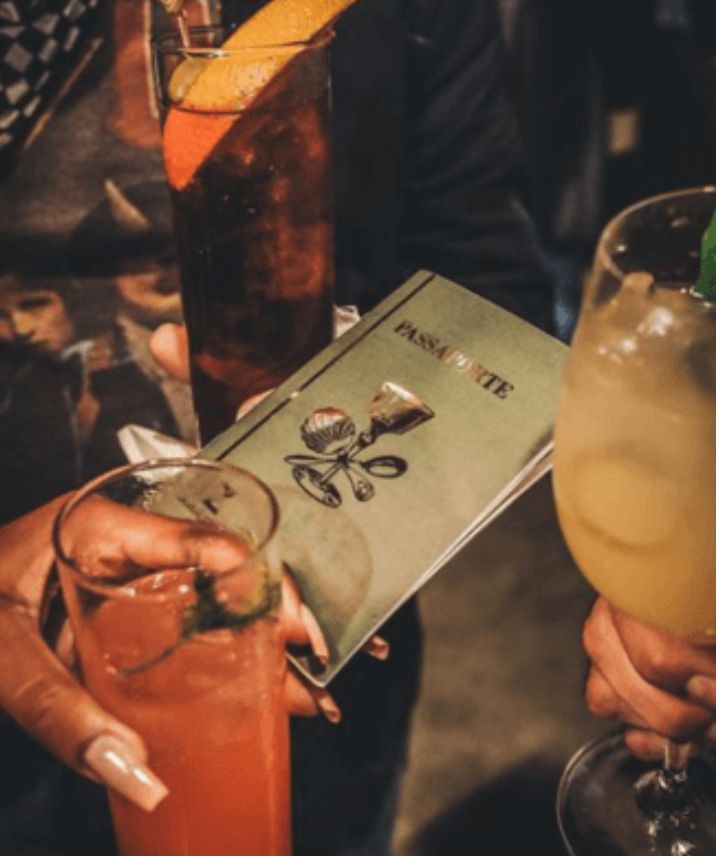 Imagem de drinks e menu