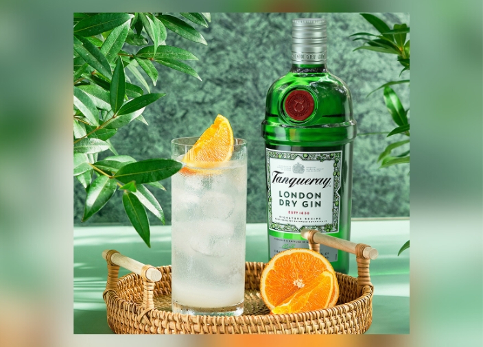 Botella de Tanqueray London Dry