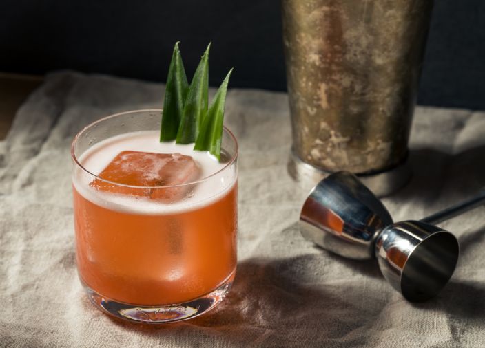 Whisky de pêssego e estragão