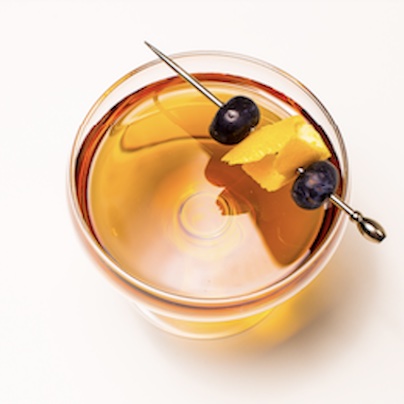 apperitif drink with garnish