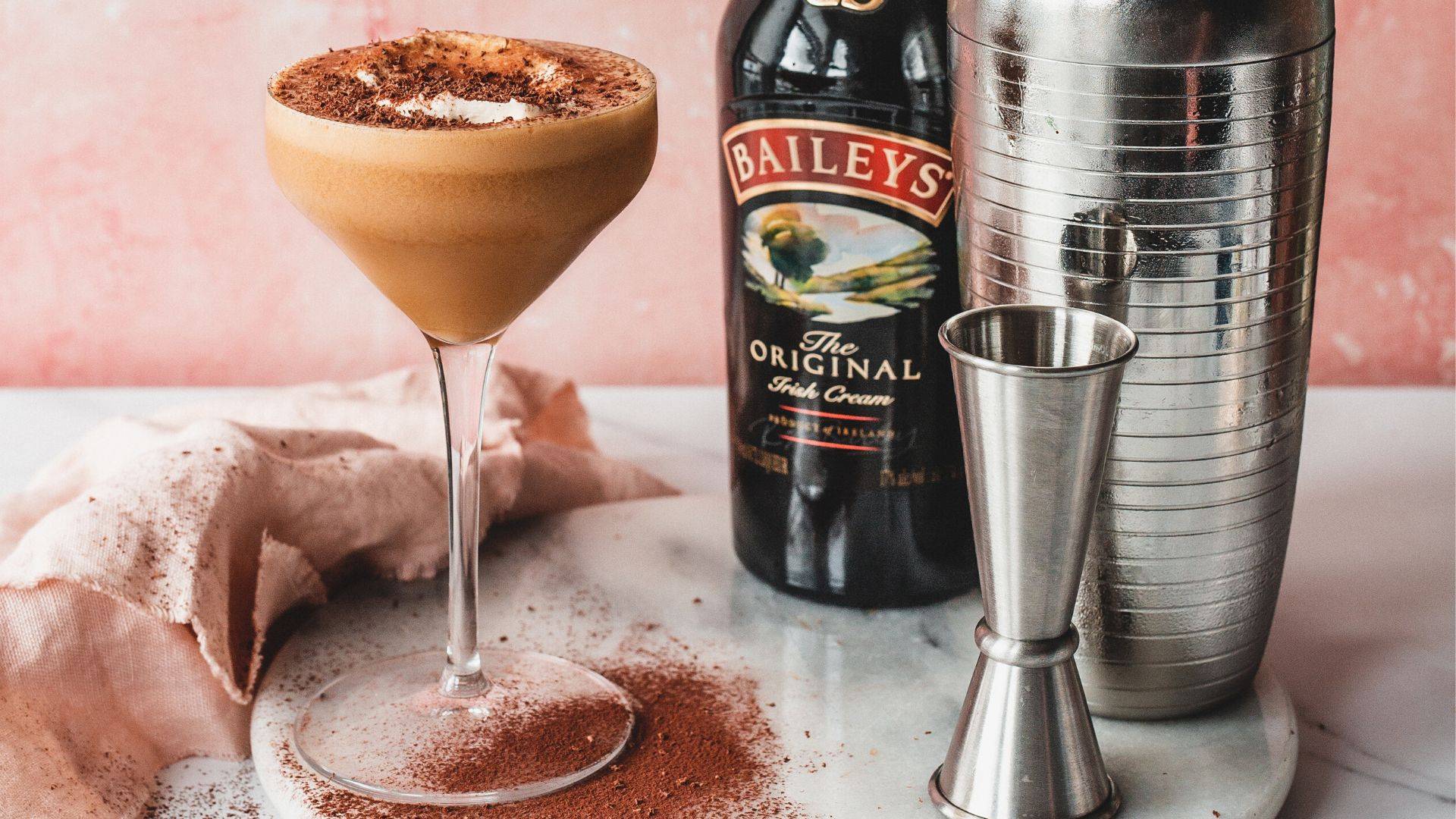 cóctel con Bailey's