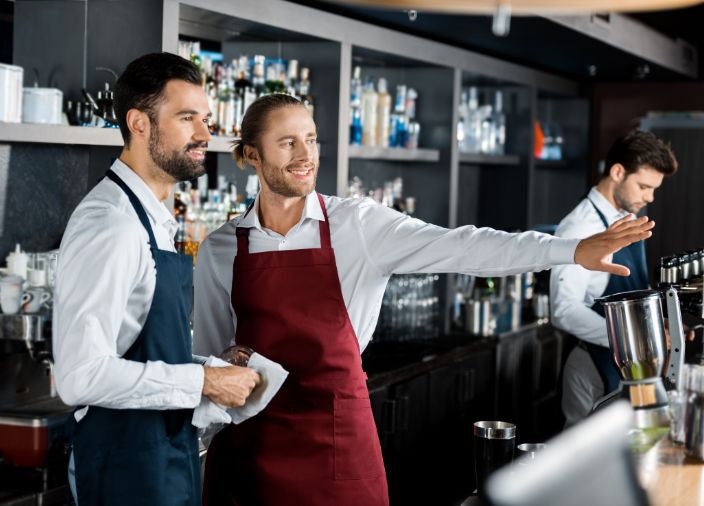 Imagem do bartender dando um verdadeiro adeus