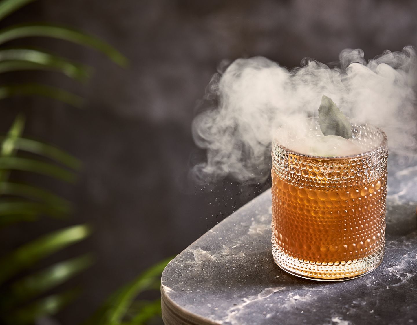 Smoking negroni cocktail