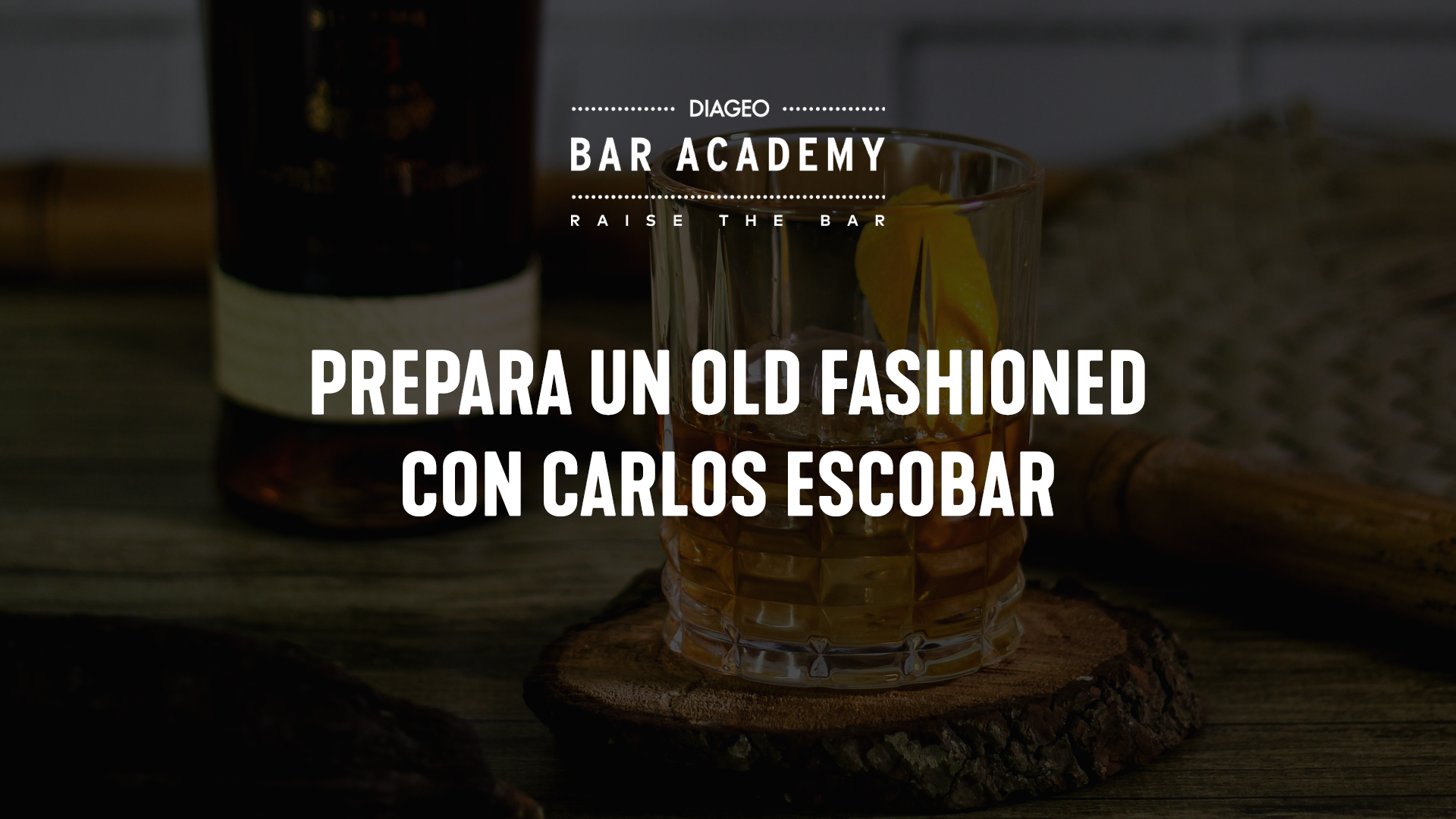 Prepara un Old Fashioned con Carlos Escobar