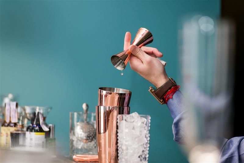 Cóctel en preparación