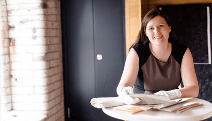 Bartender Eibhlin Colgan 