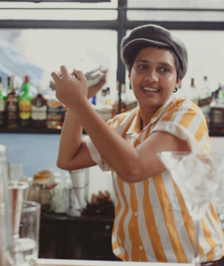 Fay Barreto shaking a cocktail