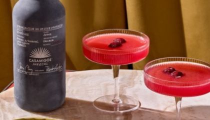 Copas de Mezclas con botella de CasaAmigos