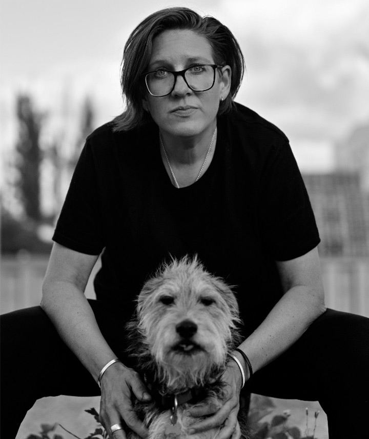 Nina Zilvar mit einem Hund