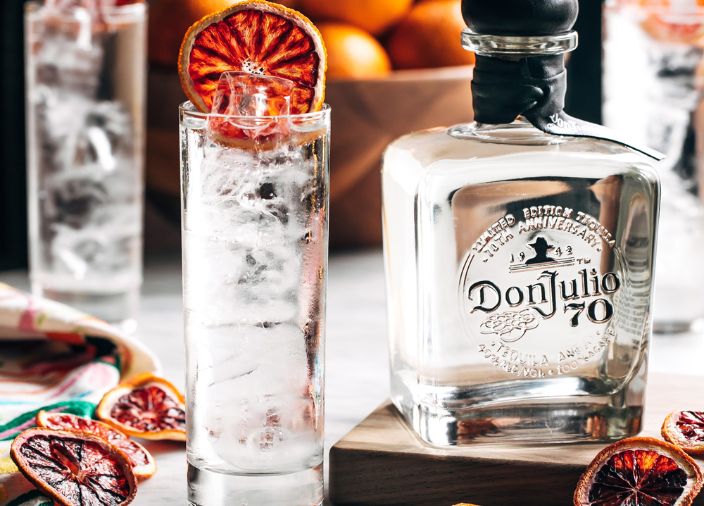 Coquetel Don Julio 70 com refrigerante