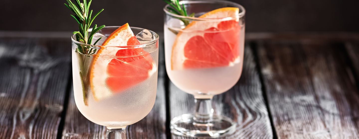 Imagem de dois coquetéis com grapefruit 