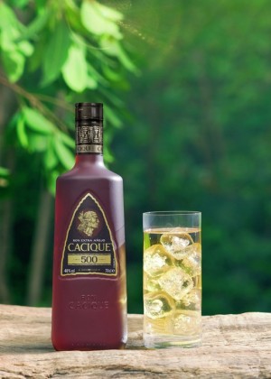 Cóctel Cacique Ron Tonic