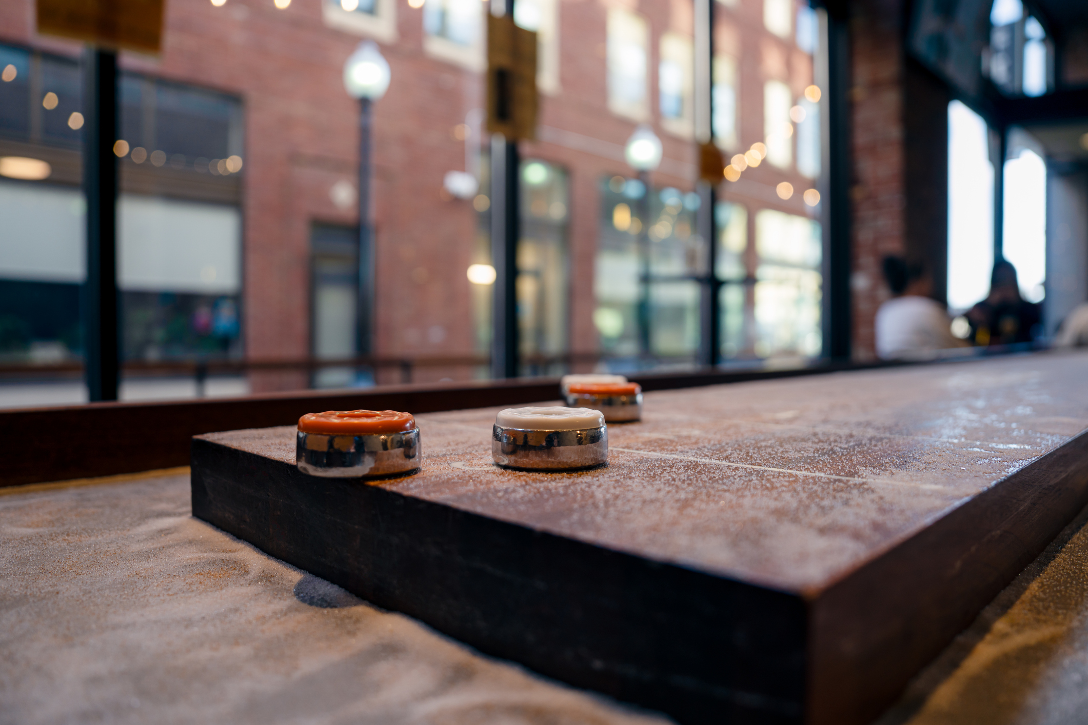Mesa de shuffleboard.