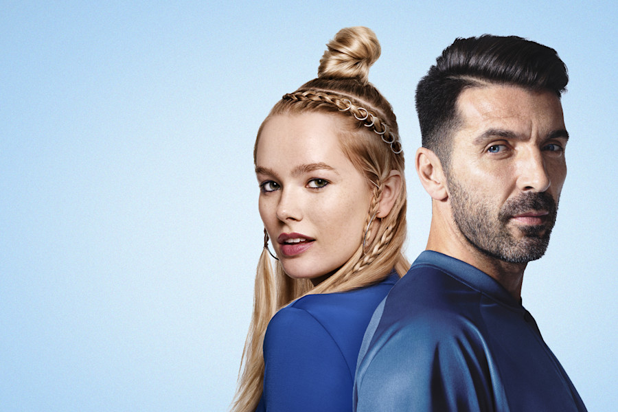 uomo e donna con capelli biondi possano