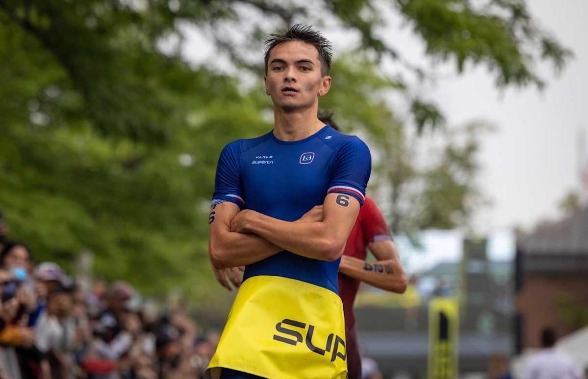 Alex Yee beating Hayden Wilde at Supertri Boston