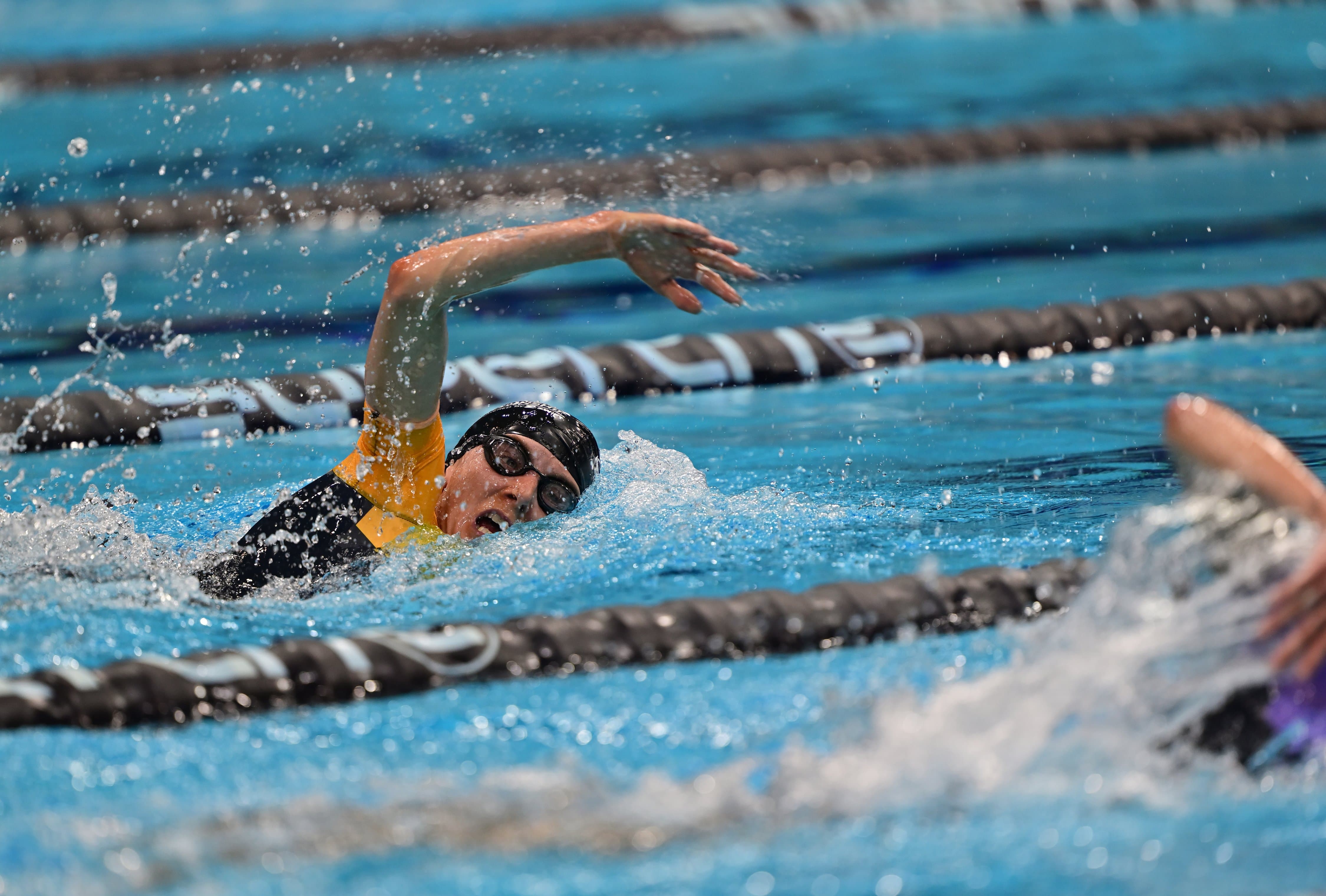 Beth Potter swimming