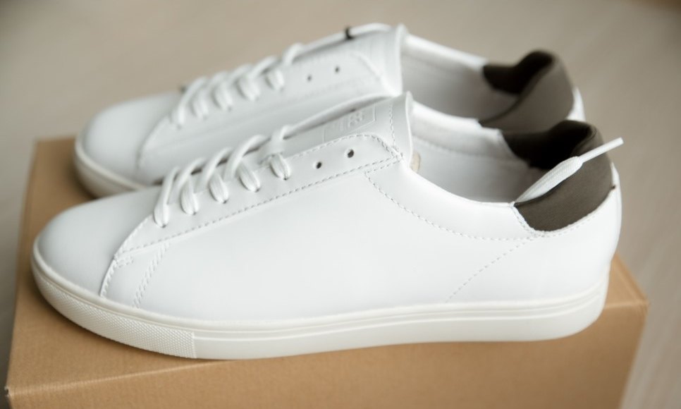 clae white sneakers