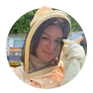Chelsea Snyder's Quest is to establish her own apiary