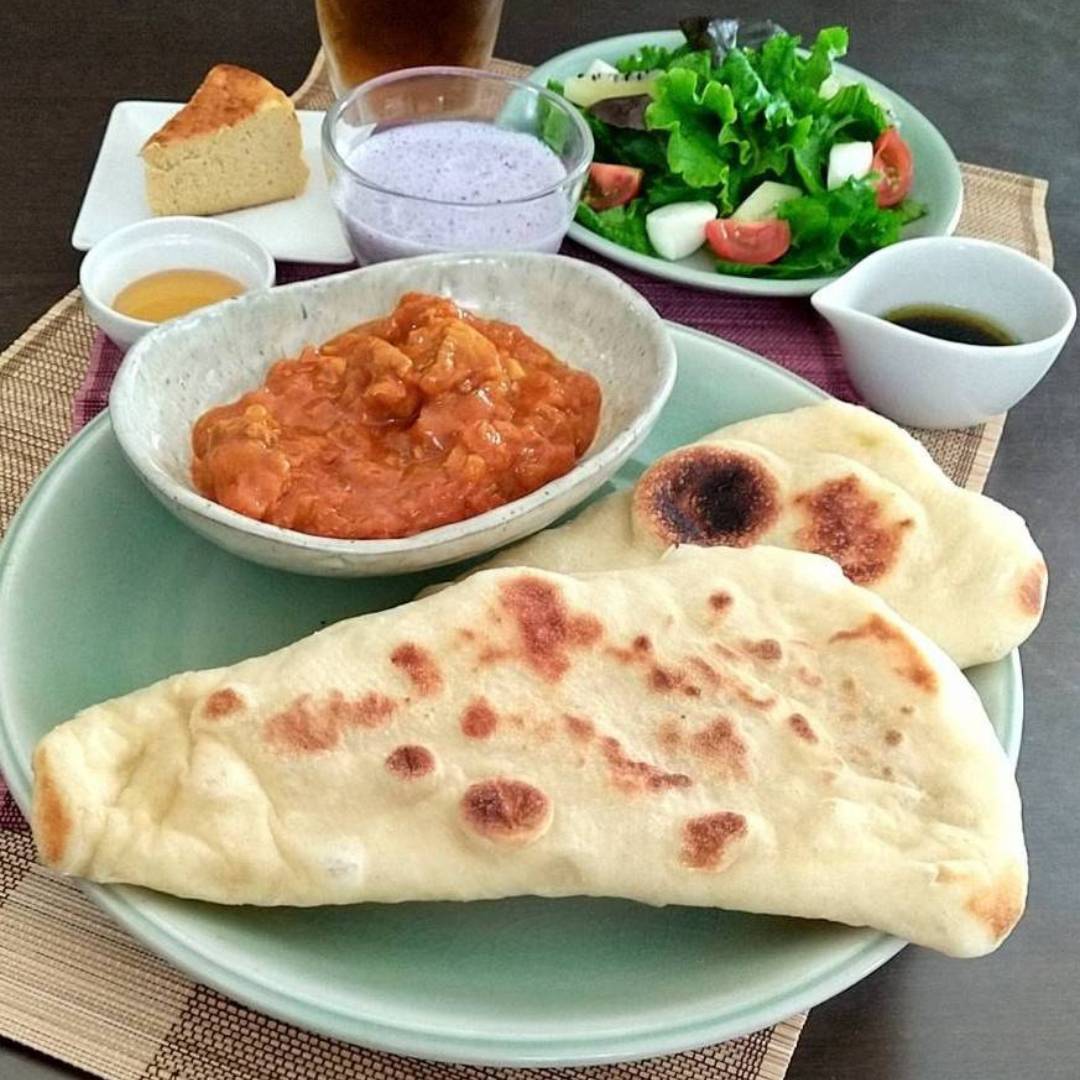玄米甘酒のナン チキンカレー