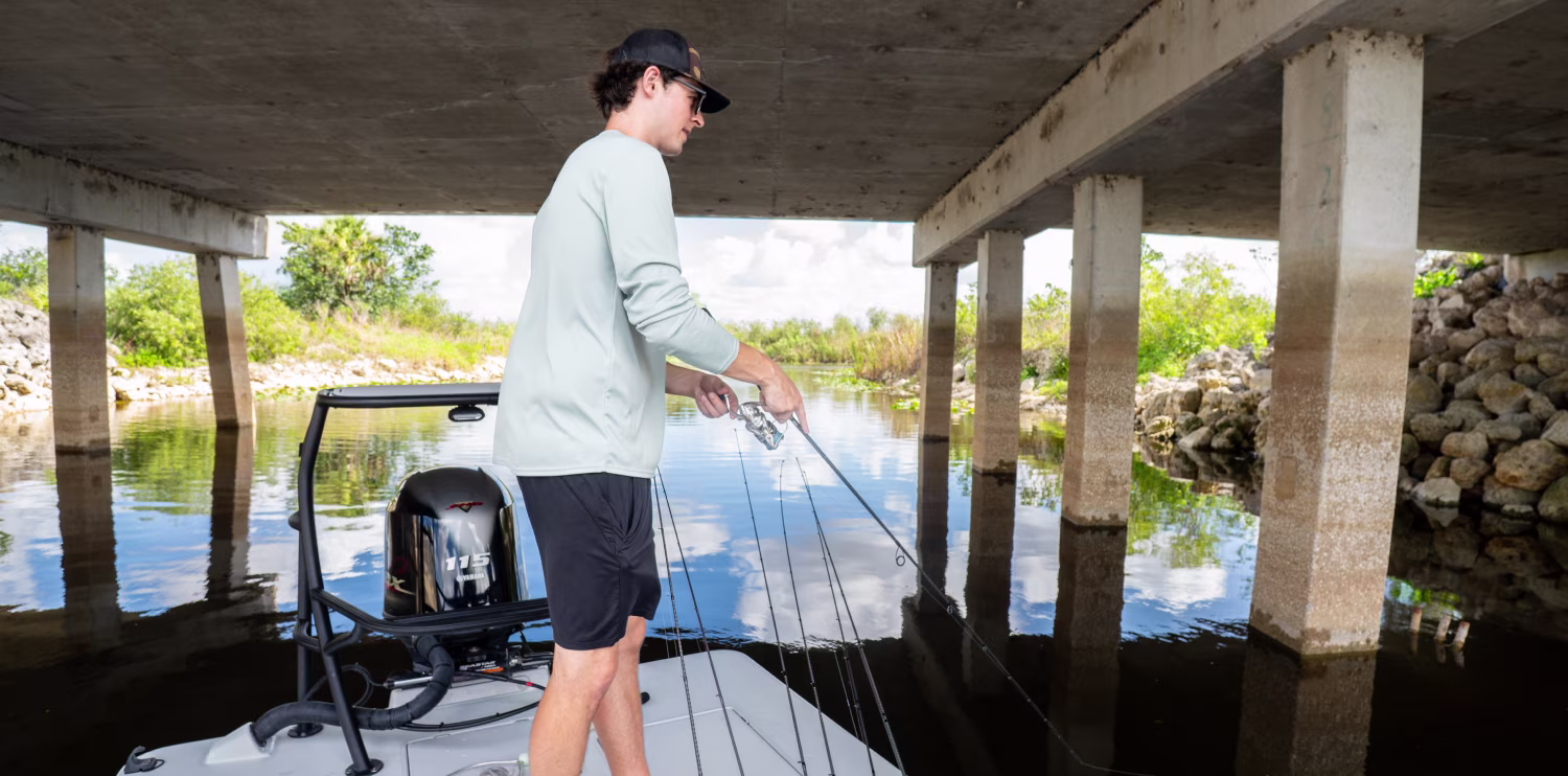 How to hook bass that follow your lure without taking it.