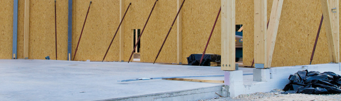 Hausbau auf Bodenplatte und Holzrahmenbau