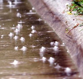 Hochwasserschutz: Bauliche Maßnahmen gegen Überschwemmungen beim Kellerbau
