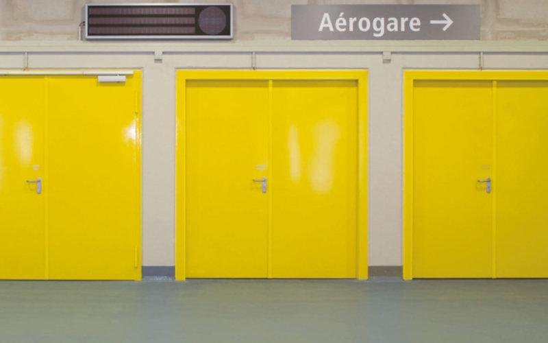 Doppeltüren in Gelb