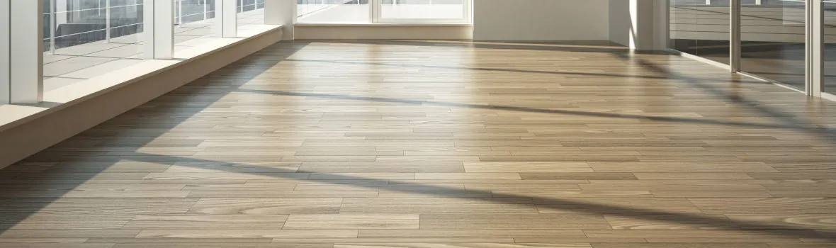 Vinyl als Bodenbelag im Raum mit bodentiefen Glaselementen