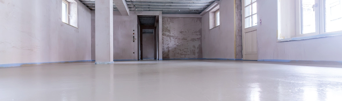 Knauf N 440 Sprint spielt seine Stärken vor allem in der Sanierung aus. Schlanke Konstruktionen ab 10 mm Aufbauhöhe lassen sich in kürzester Zeit realisieren. Je nach Einbauhöhe ist der Estrich bereits nach wenigen Tagen belegreif.