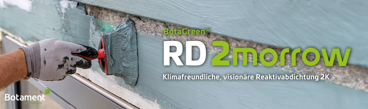 Arbeiter bringt flüssigen Baustoff an der Fassade an
Bildaufschrift: BotaGreen® RD 2morrow, Klimafreundliche, visionäre Reaktivabdichtung 2K