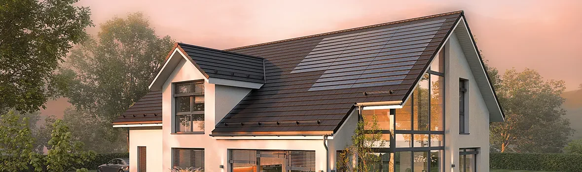 modernes Haus mit Dach mit Dachpfannen von Braas in schwarz