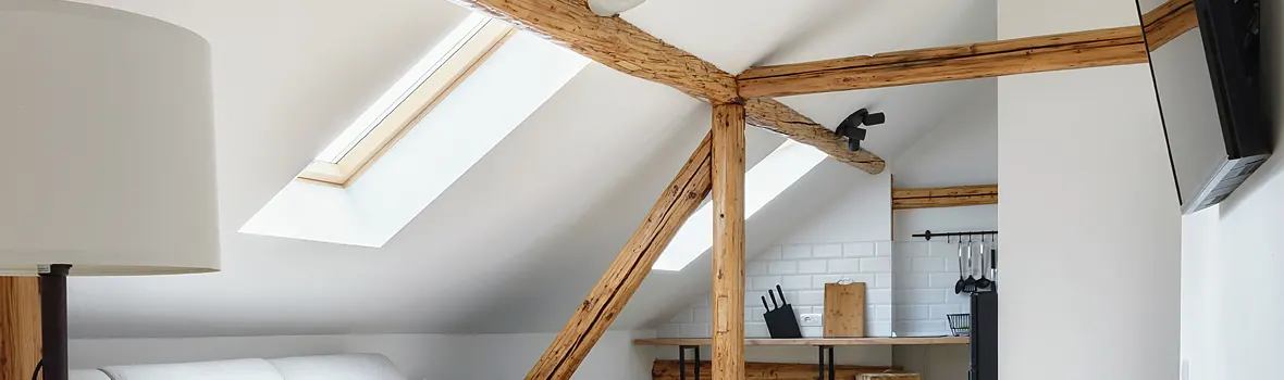 Helle Dachgeschosswohnung mit Holzbalken