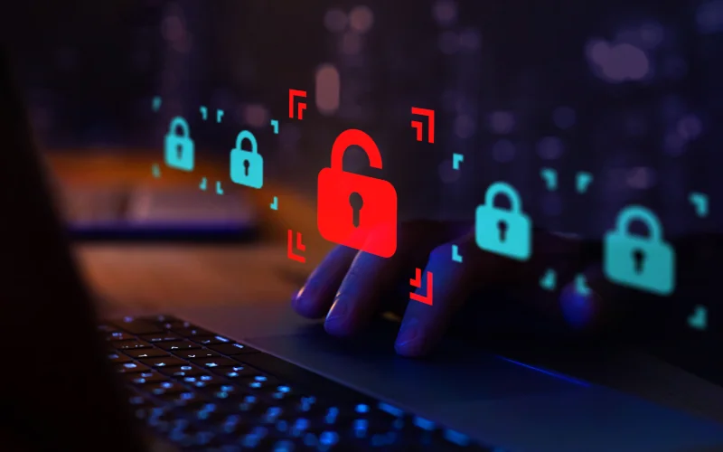 Laptop und Symbole für Datenschutz 