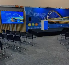 Tiefbau-Experten aus der Schröder Bauzentrum Gruppe auf der InfraTech 2026 Messe in Essen
