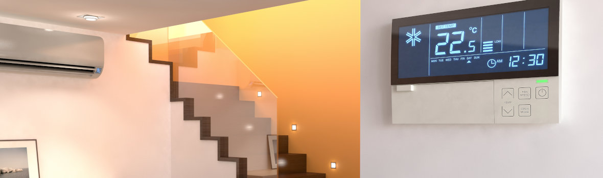 Flur mit Treppe und smartem Belüftungssystem
