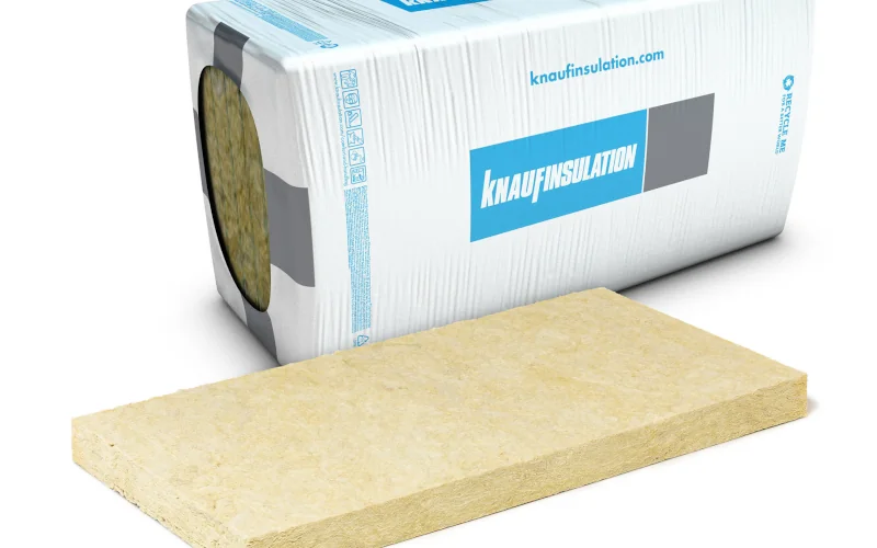 Feuerschutz-Dämmpatte plus Rollenverpackung von Knauf Insulation freigestellt