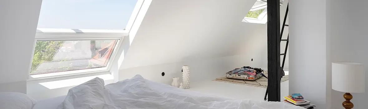 ausgebautes Dachgeschoss mit großen Dachfenstern und viel Lichteinfall